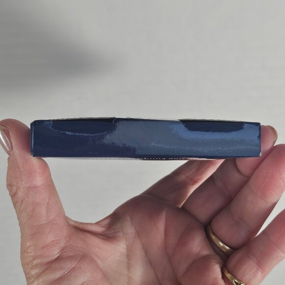 Regent Square Ornament 2022 Guitar With European Crystals NEW - Picture 7 of 7